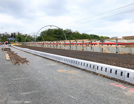 Mostní obrubníkové odvodnění MEA DECK na rekonstrukci Barrandovského mostu v Praze