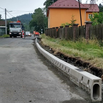 Obrubníkové odvodnění z polymerického betonu MEA KERB v Odeři na Karlovarsku